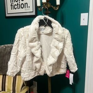 Cropped faux fur jacket